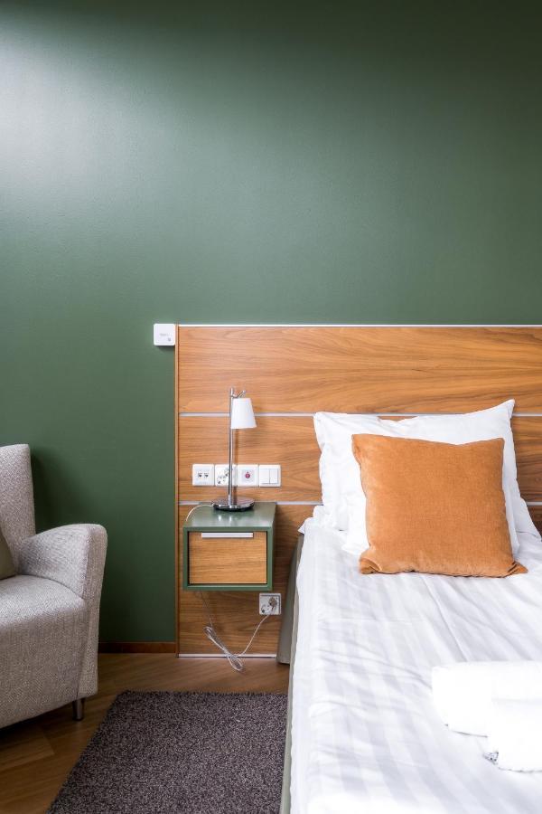 Hiisi Hotel Helsinki Jaetkaesaari Екстериор снимка