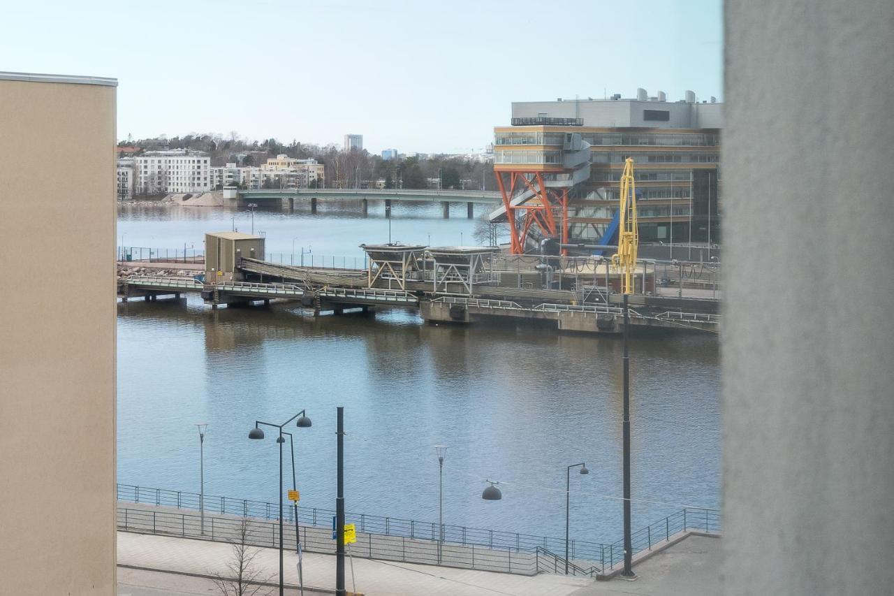 Hiisi Hotel Helsinki Jaetkaesaari Екстериор снимка