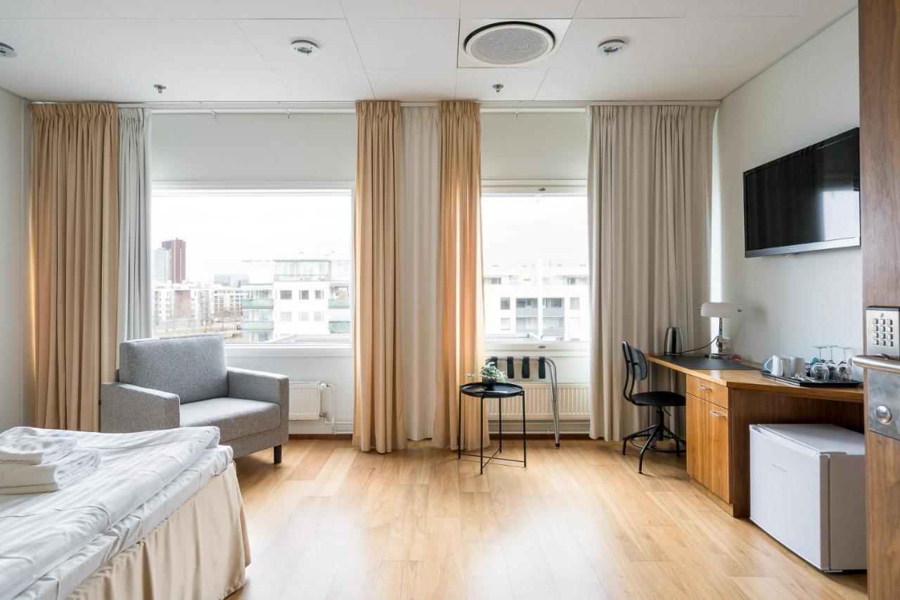 Hiisi Hotel Helsinki Jaetkaesaari Екстериор снимка