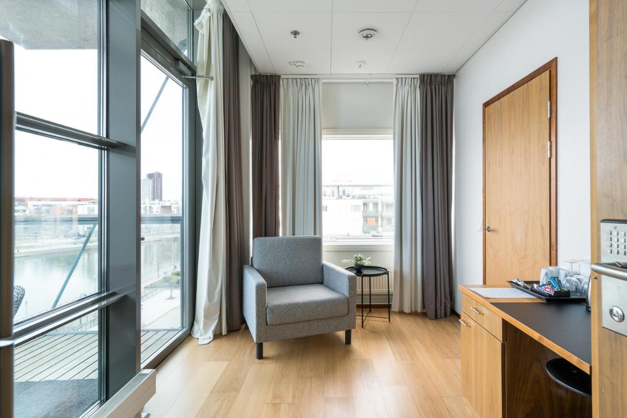Hiisi Hotel Helsinki Jaetkaesaari Екстериор снимка